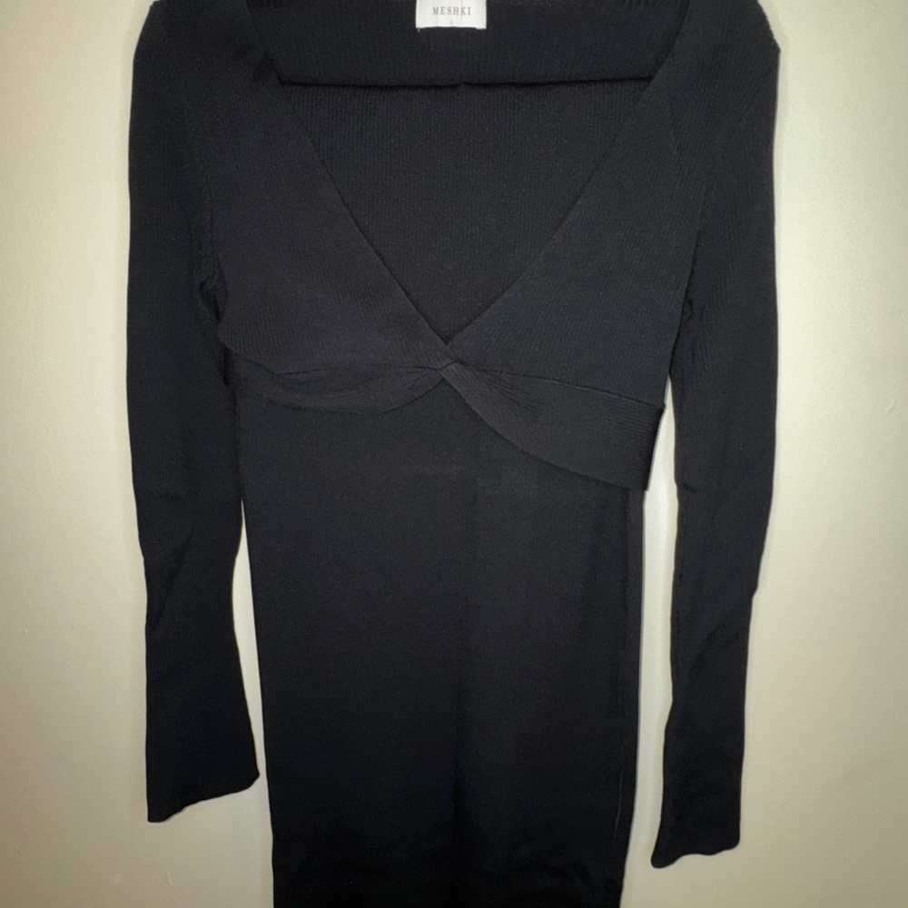 Meshki Black V-Neck Long Sleeve Top - Picture 3 of 5